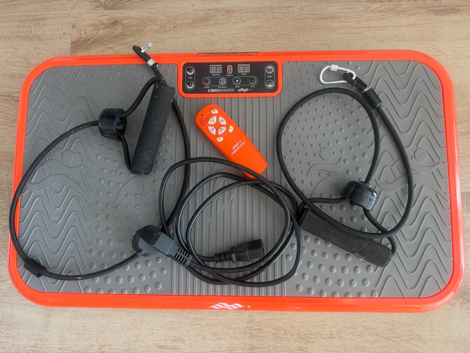 VibroShaper trilplaat met weerstandsbanden en afstandsbedien, Ophalen, Zo goed als nieuw, Armen, Overige typen