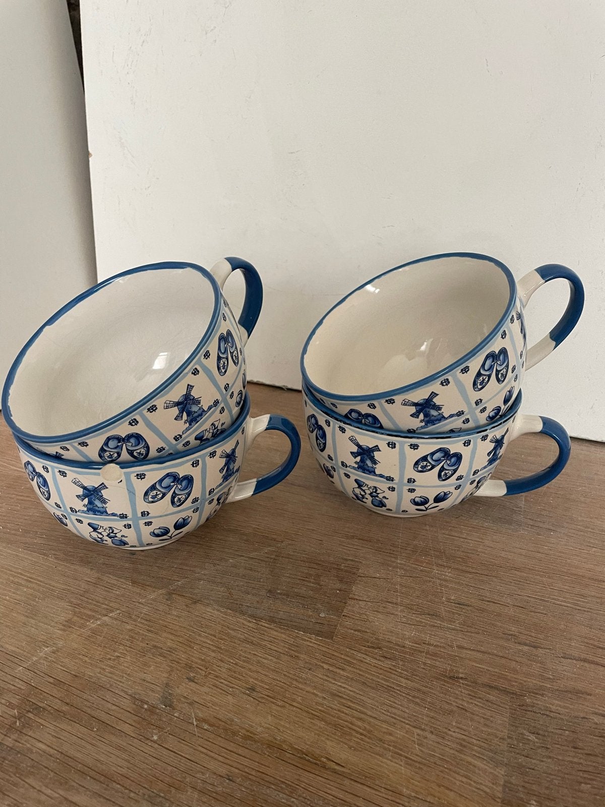Set van 4 Delfts Blauwe Mokken met Molens en Klompen, Antiek en Kunst, Ophalen