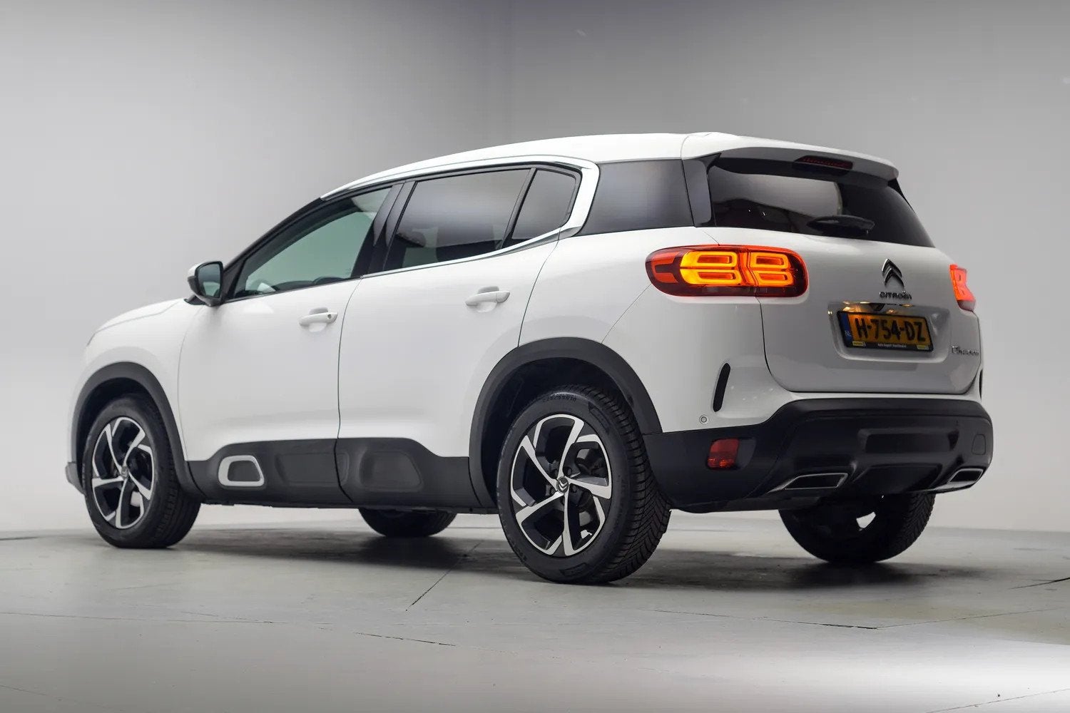 Citroën C5 Aircross 1.2 PureTech Feel [ Apple Carplay 360 C, 1350 kg, Gebruikt, 1199 cc, C5 Aircross