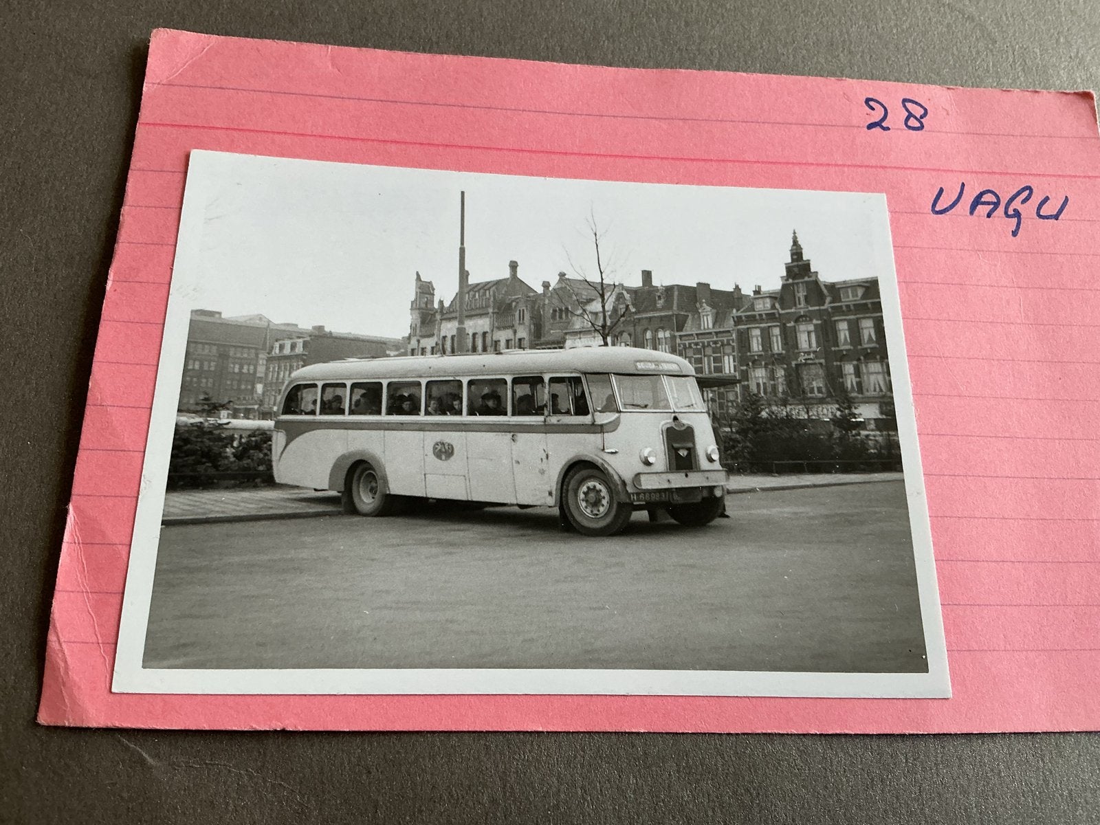 Zeldzame foto: Bus Utrecht CS, 21-2-1953, Guy - Den Oudsten, Verzenden, Gebruikt, Bus of Metro, Kaart of Prent