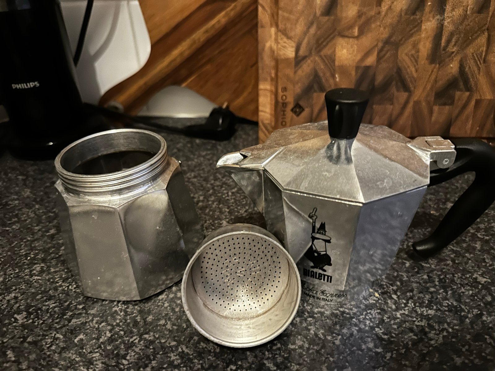 Bialetti Moka Express - Klassieke Italiaanse koffiezetter, Witgoed en Apparatuur, Koffiezetapparaten, Ophalen, Gebruikt, Espresso apparaat