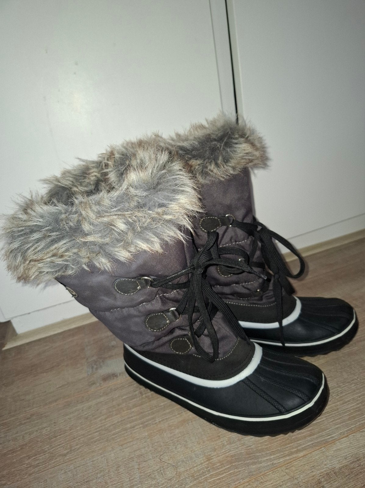 Warme Snowboots Maat 39 - Ideaal voor de winter!, Ophalen, Gedragen, Grijs, Snowboots