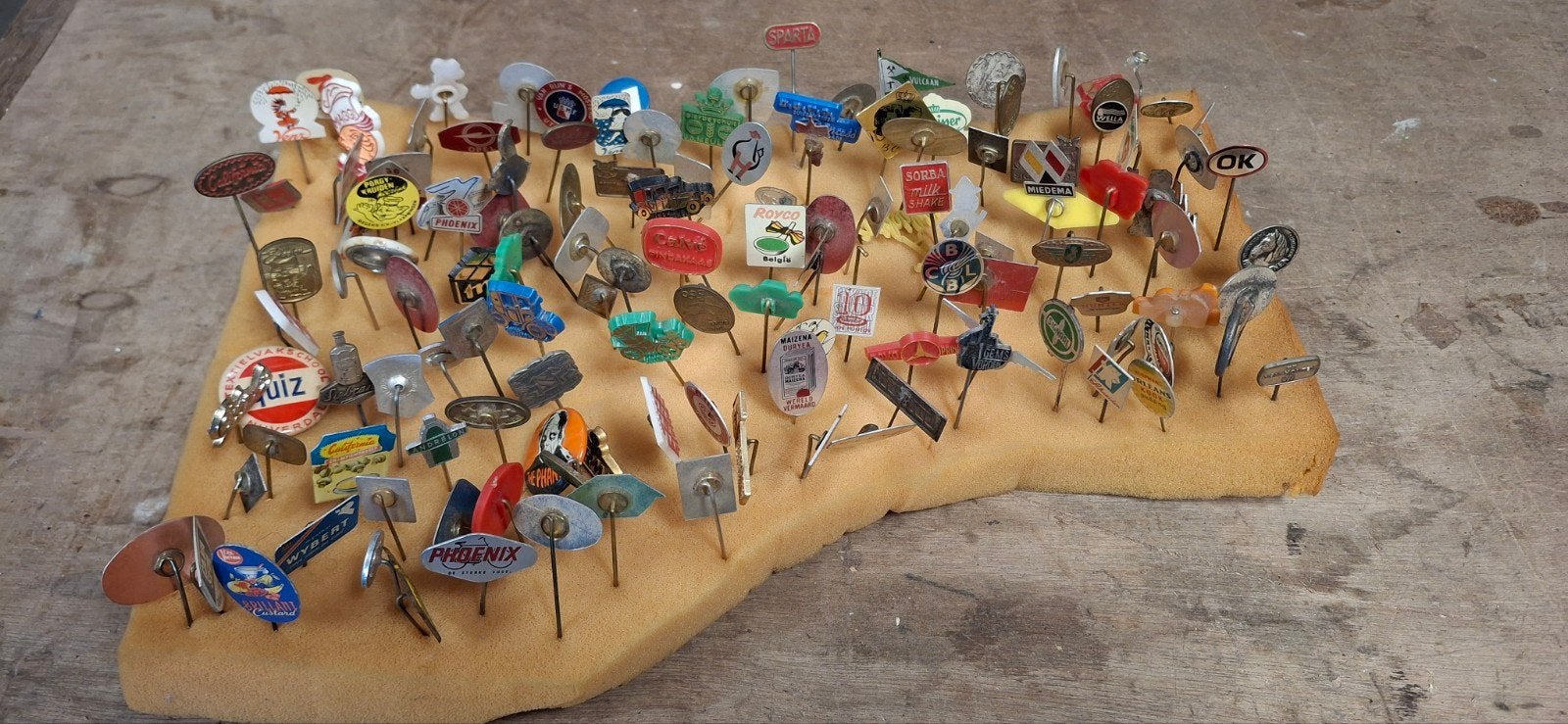Diverse collectie vintage speldjes en pins, Verzamelen, Speldjes, Pins en Buttons, Ophalen of Verzenden, Gebruikt, Merk, Speldje of Pin