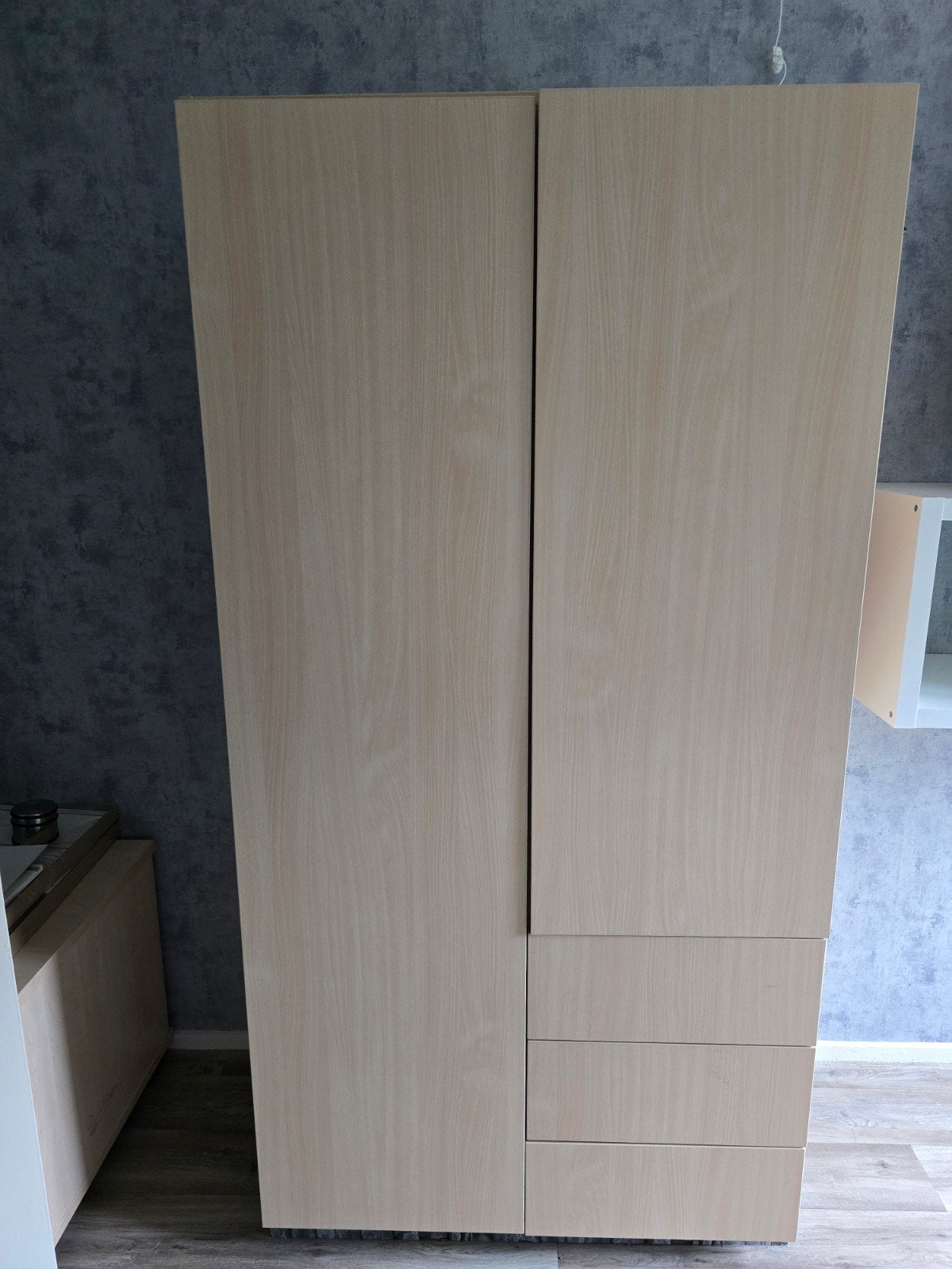 2 kledingkasten - per stuk 15 euro, Huis en Inrichting, Kasten | Kledingkasten, Gebruikt, 100 tot 150 cm, 200 cm of meer, Overige houtsoorten