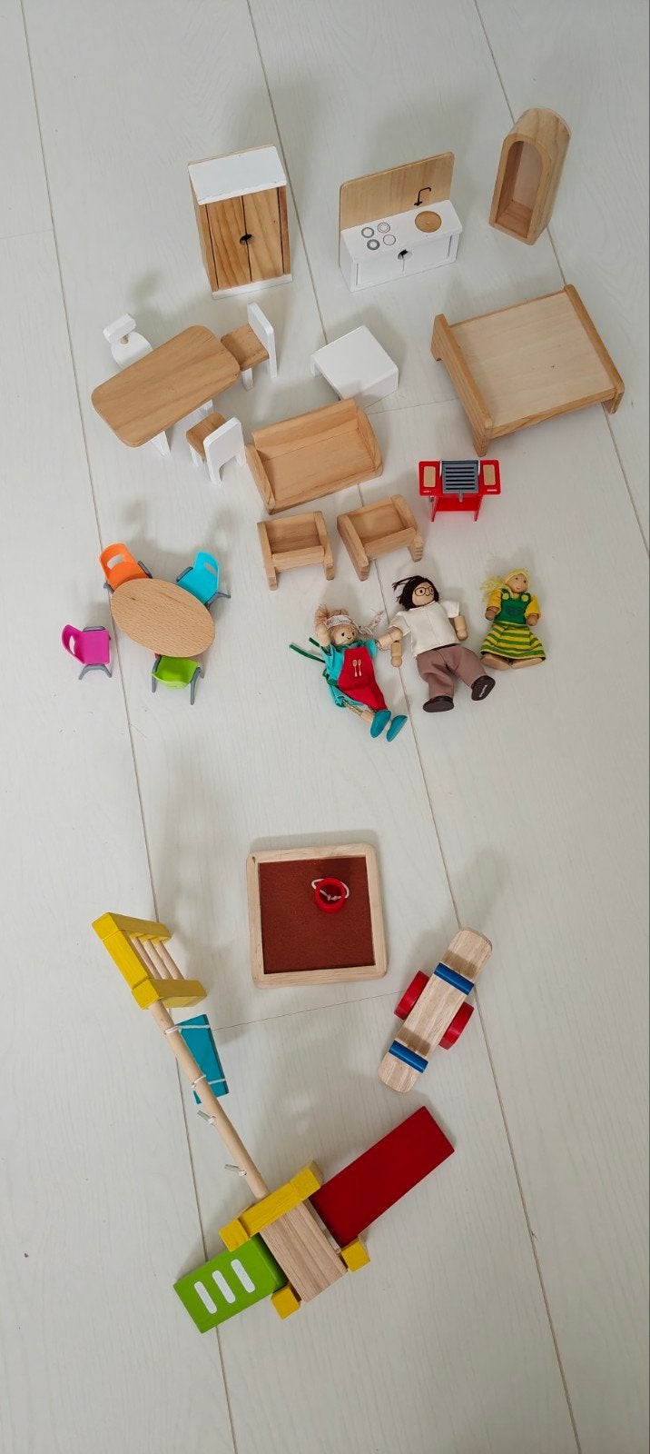 Foto 10 van Petite Amelie Poppenhuis met Meubeltjes