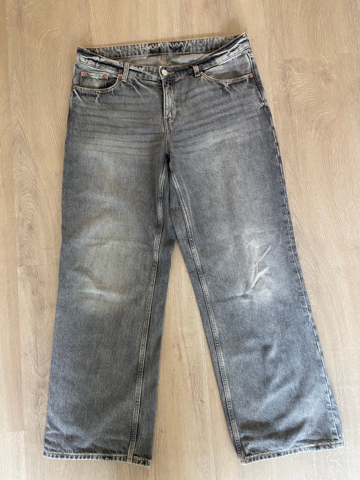 Weekday Jeans | grijze wassing | loose fit | 33-32 (XL), Weekday, Ophalen of Verzenden, Zo goed als nieuw, W33 - W36 (confectie 42/44)