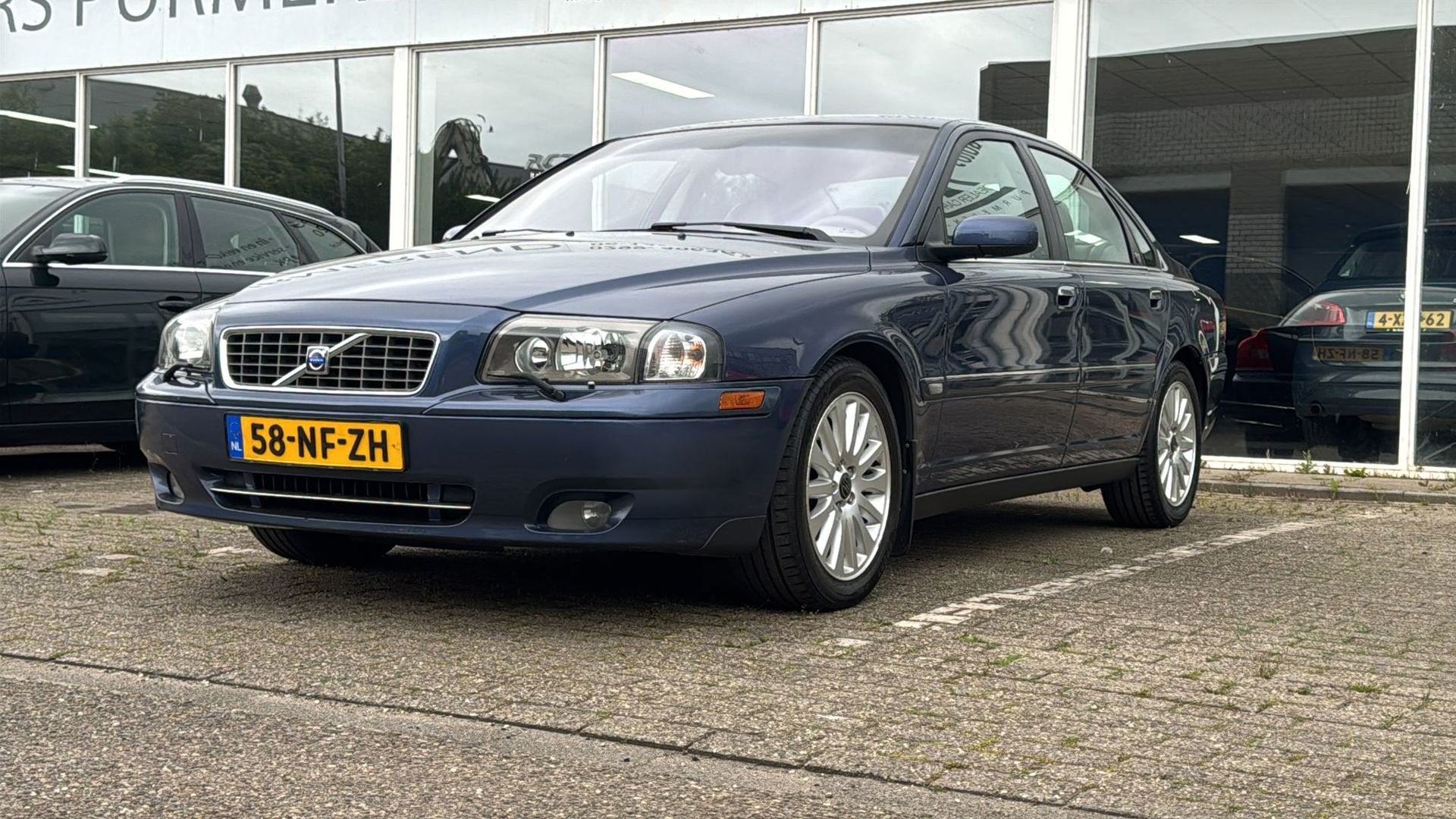 Volvo S80 2.5T Exclusive, Beige, Blauw, 2521 cc, Bedrijf