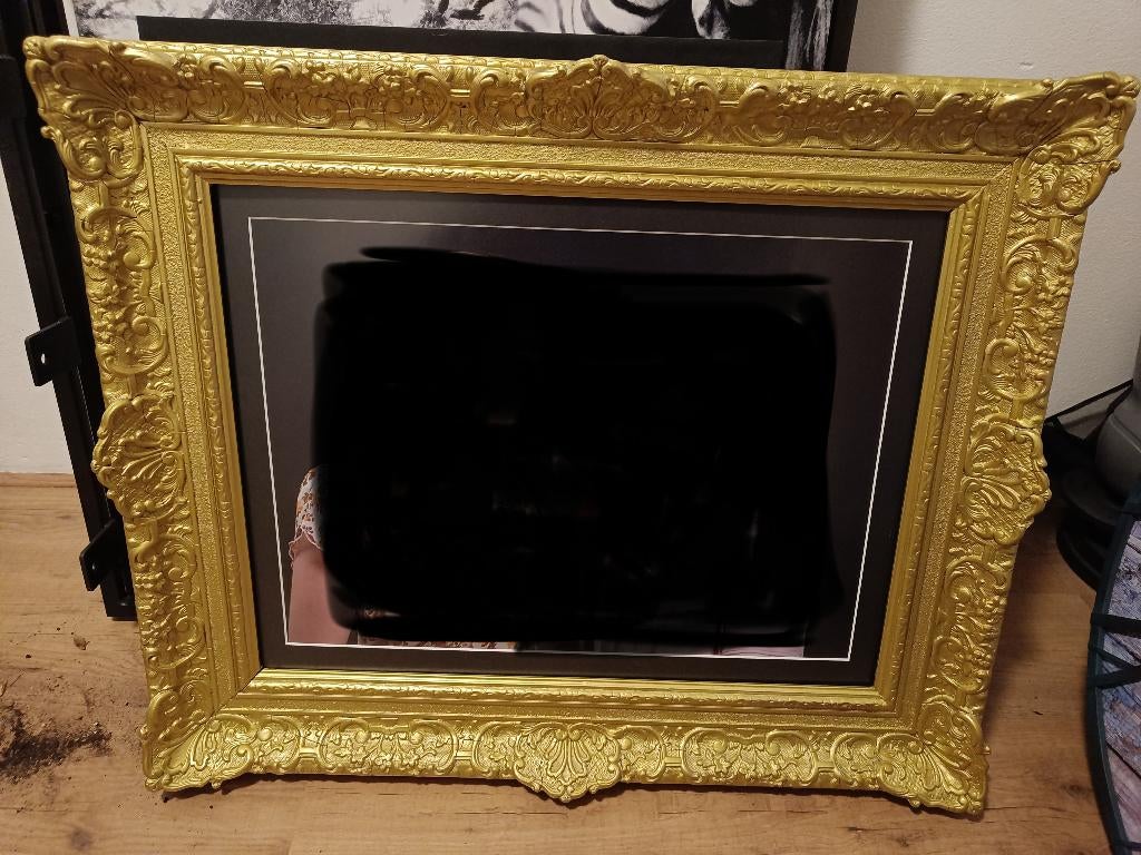 Antiek fotolijst 80 x 65 x 7 cm gespoten in goud verf, Audio, Tv en Foto, Fotografie | Fotolijsten, Ophalen, Gebruikt
