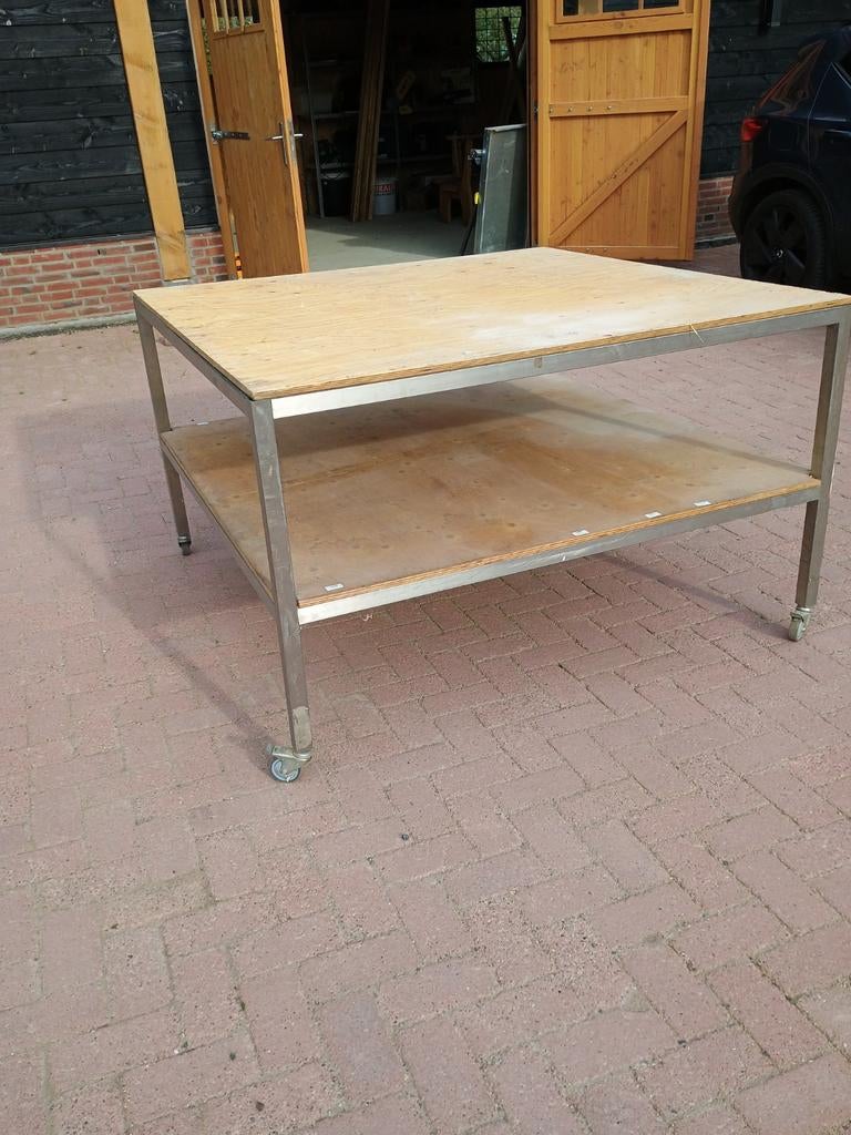 Werktafel roestvrij staal op wielen, Ophalen