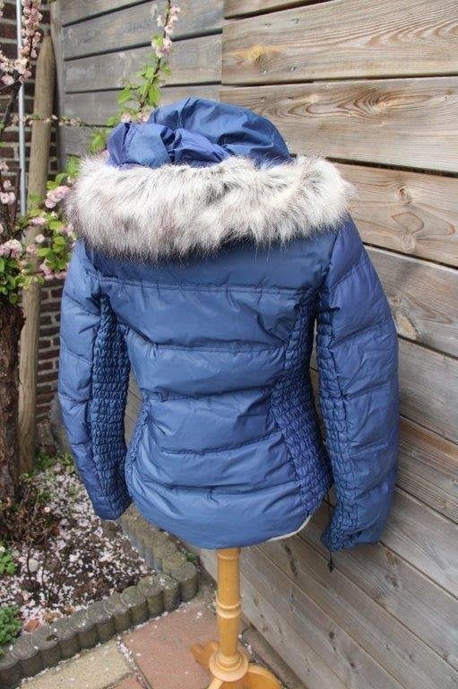 Winterjas blauw Luhta mt 38 Vaste prijs, Maat 38/40 (M), Luhta, Blauw, Ophalen of Verzenden
