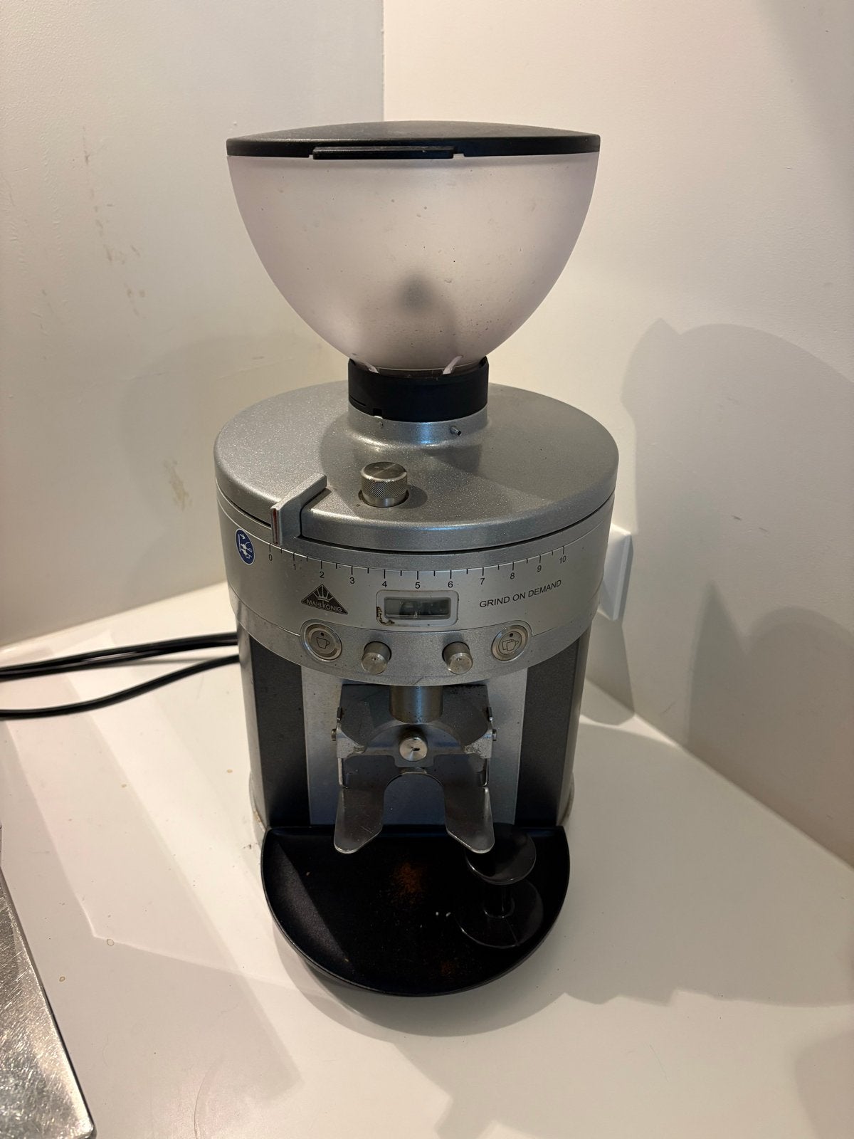 Mahlkönig K30 koffiemolen - Grind on Demand, Gebruikt, Overige modellen, 10 kopjes of meer, Koffiebonen