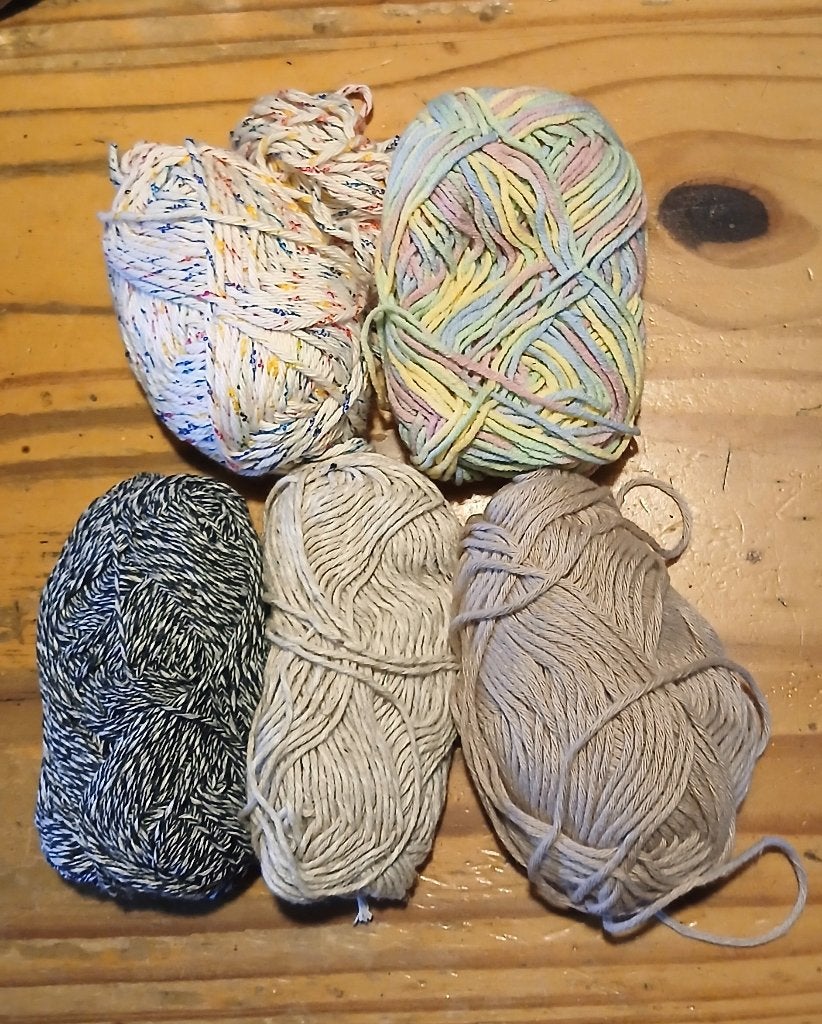 5 bollen wol, restanten, zie tekst, Hobby en Vrije tijd, Breien en Haken, Verzenden, Zo goed als nieuw, Breien of Haken, Wol of Garen