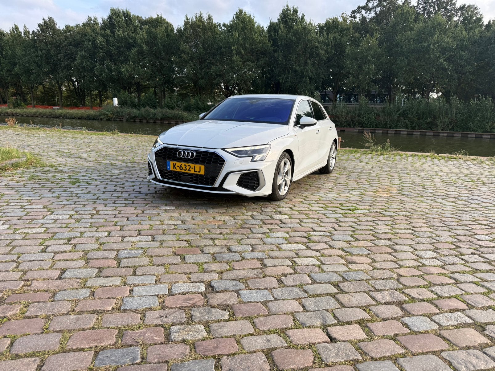 Audi A3 Sportback 35 TFSI S edition – 3x S-LINE – Automaat, 1498 cc, 4 cilinders, Leder en Stof, Wit