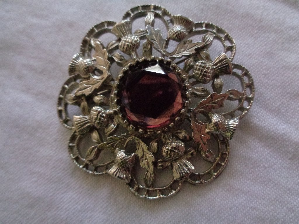 schotse broche met distels gemerkt hollywood nr br 0174, Sieraden, Tassen en Uiterlijk, Ophalen of Verzenden, Overige materialen