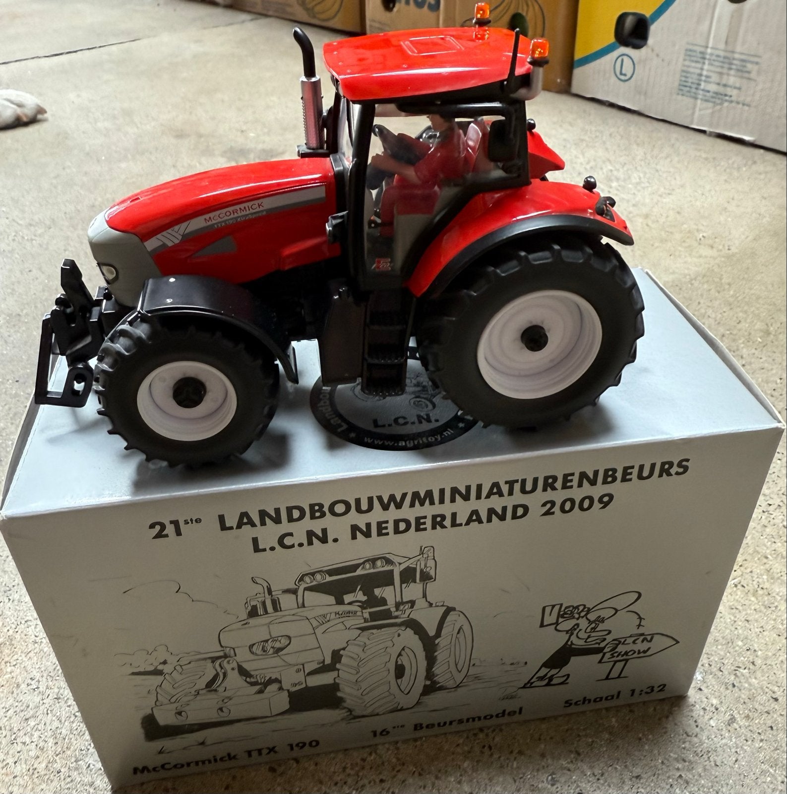 Zeldzame beursmodellen: Mc Cormick TTX 190 & New Holland T8, Ophalen of Verzenden, Nieuw