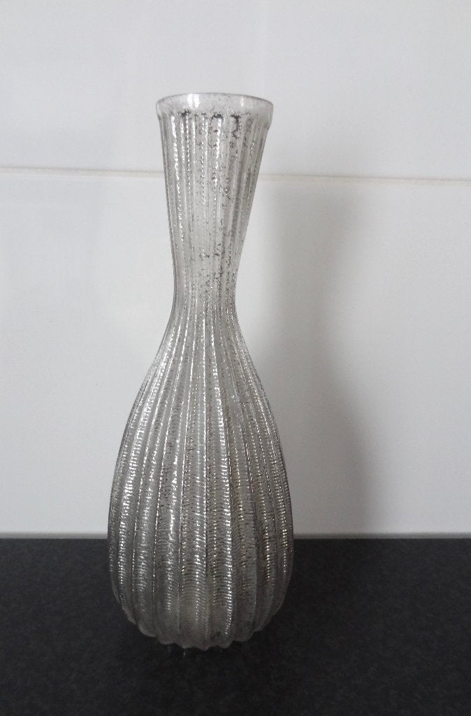Mooie zilverkleurige glazen vaas, hoogte 26 cm, 26 cm, Ophalen of Verzenden, Zilver, Glas