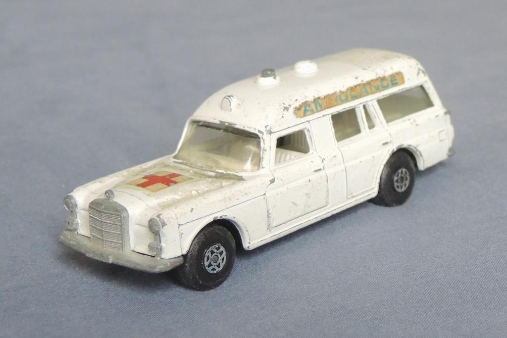 Matchbox K-63 - Mercedes Benz Binz Ambulance, Ophalen of Verzenden, Gebruikt, Overige typen