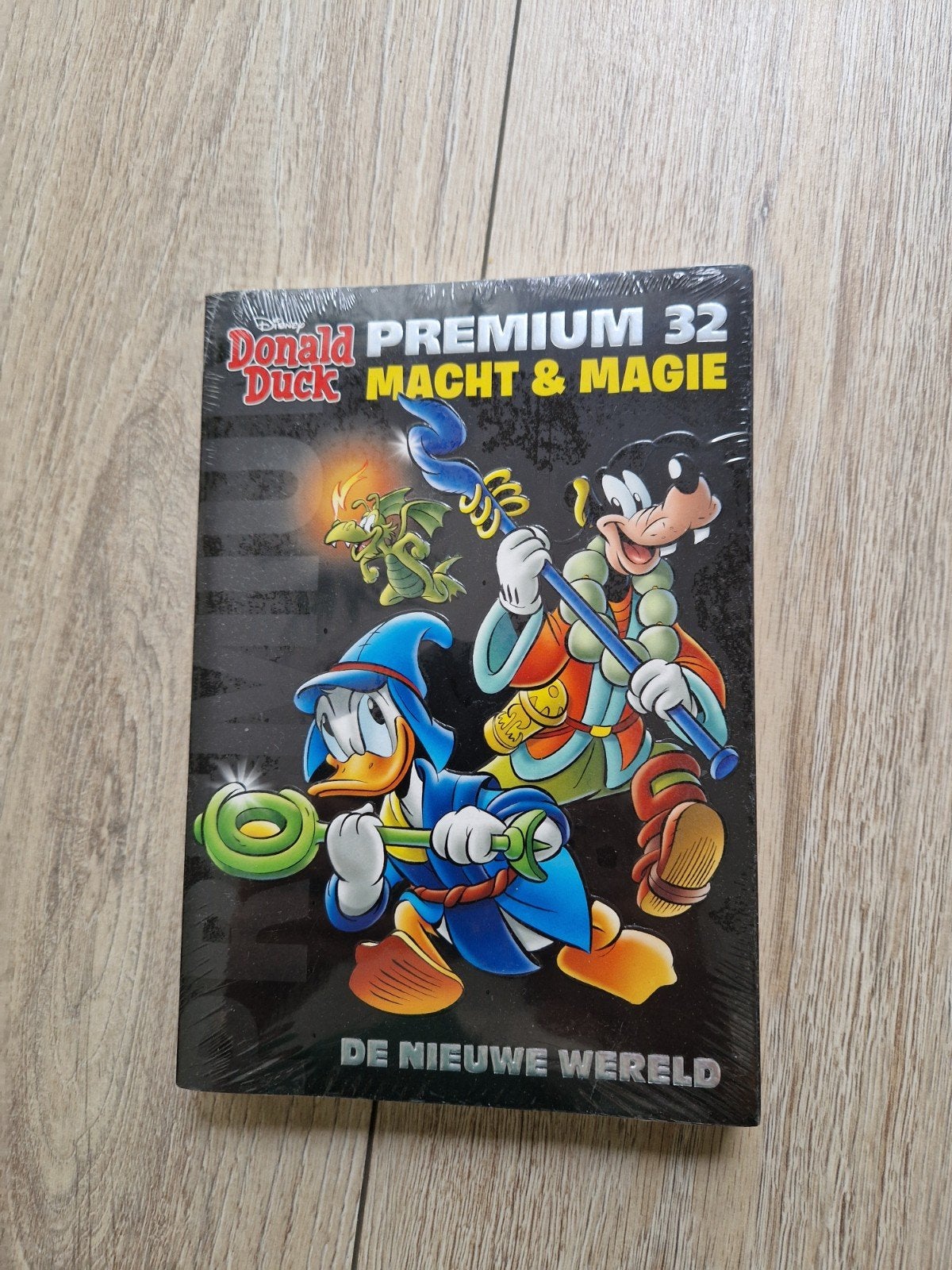 NIEUW! Donald Duck Premium 32: Macht & Magie, Eén stripboek, Ophalen, Nieuw, Walt Disney Company