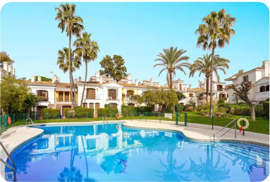 Te huur: woning aan zee in Estepona om te overwinteren, 2 slaapkamers, Open haard, Costa del Sol, Aan zee