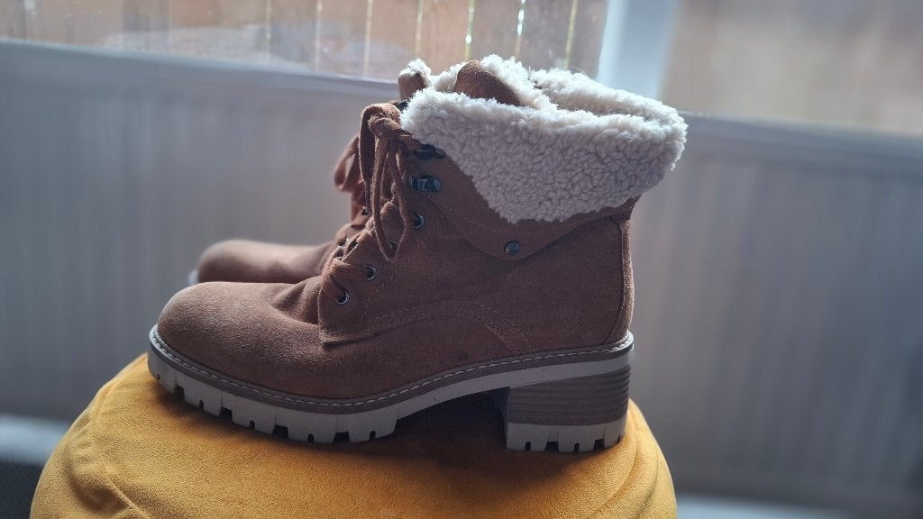 Hush puppies 42, Ophalen, Schoenen met lage hakken, Bruin, Zo goed als nieuw