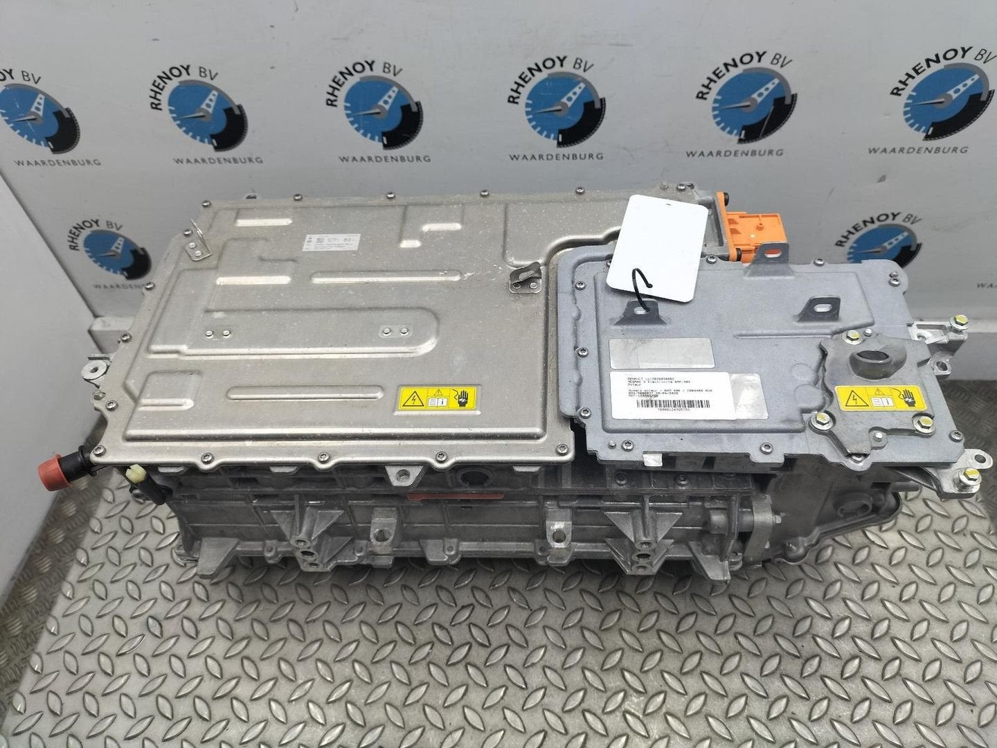 RENAULT MEGANE E-TECH EV60 (BNJ1) EV / HYBRIDE INVERTER RN29, Ophalen of Verzenden, Gebruikt, Stiba lid