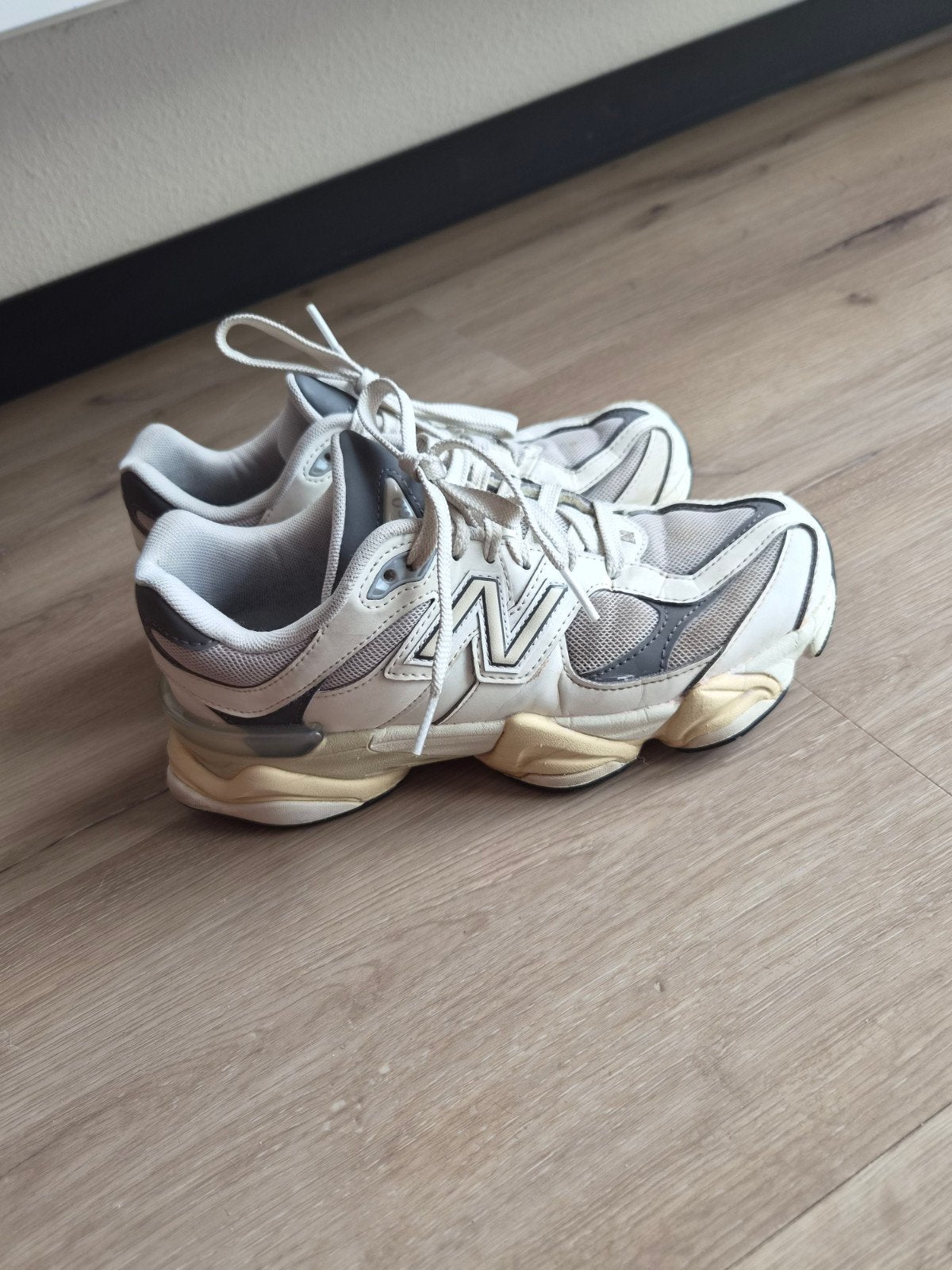 New Balance 9060, Ophalen of Verzenden, Sneakers of Gympen