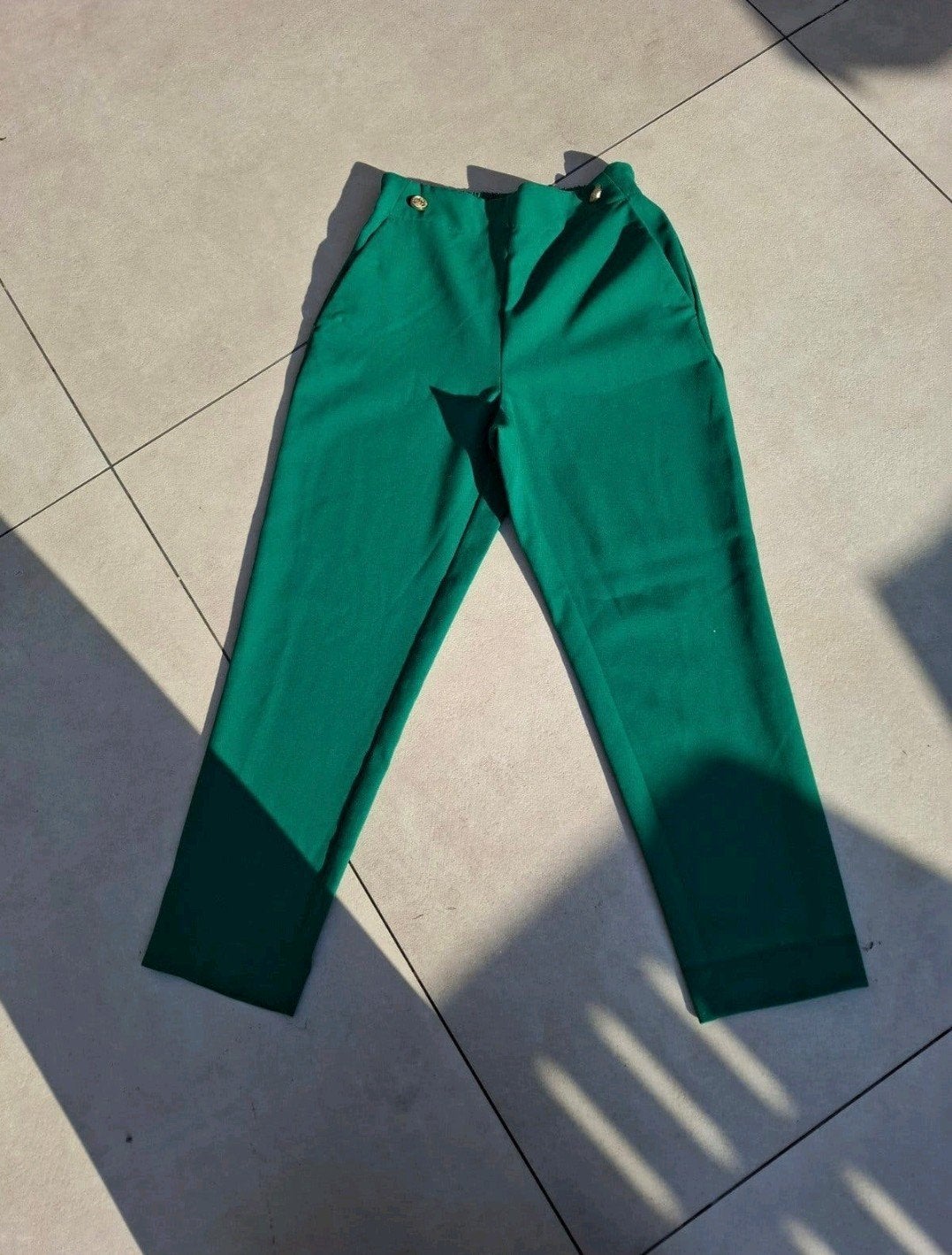 Zara groene pantalon maat S met gouden knopen, Kleding | Dames, Zara, Ophalen of Verzenden, Maat 36 (S), Lang