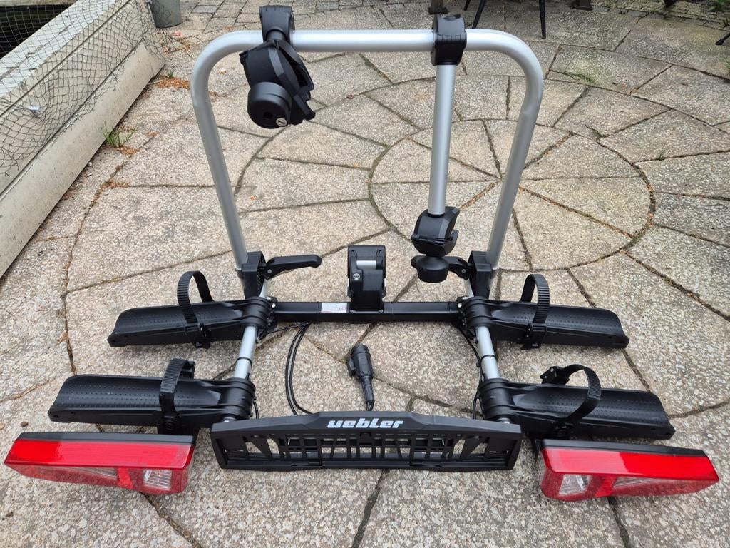 Uebler F24 fietsendrager voor 2 (elektrische) fietsen, Auto diversen, Fietsendragers, Zo goed als nieuw, Trekhaakdrager, 2 fietsen