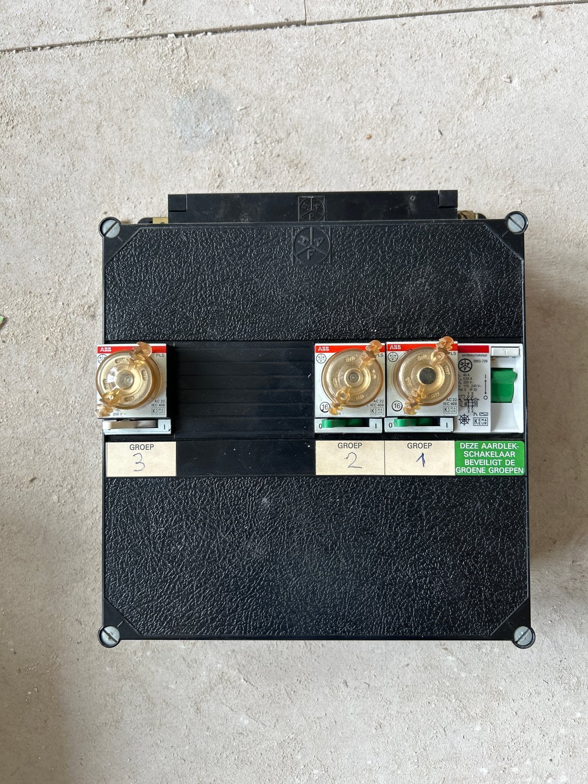 ABB Groepenkast met Aardlekschakelaar en Installatieautomate, Ophalen of Verzenden, Gebruikt, ABB, Groepenkast