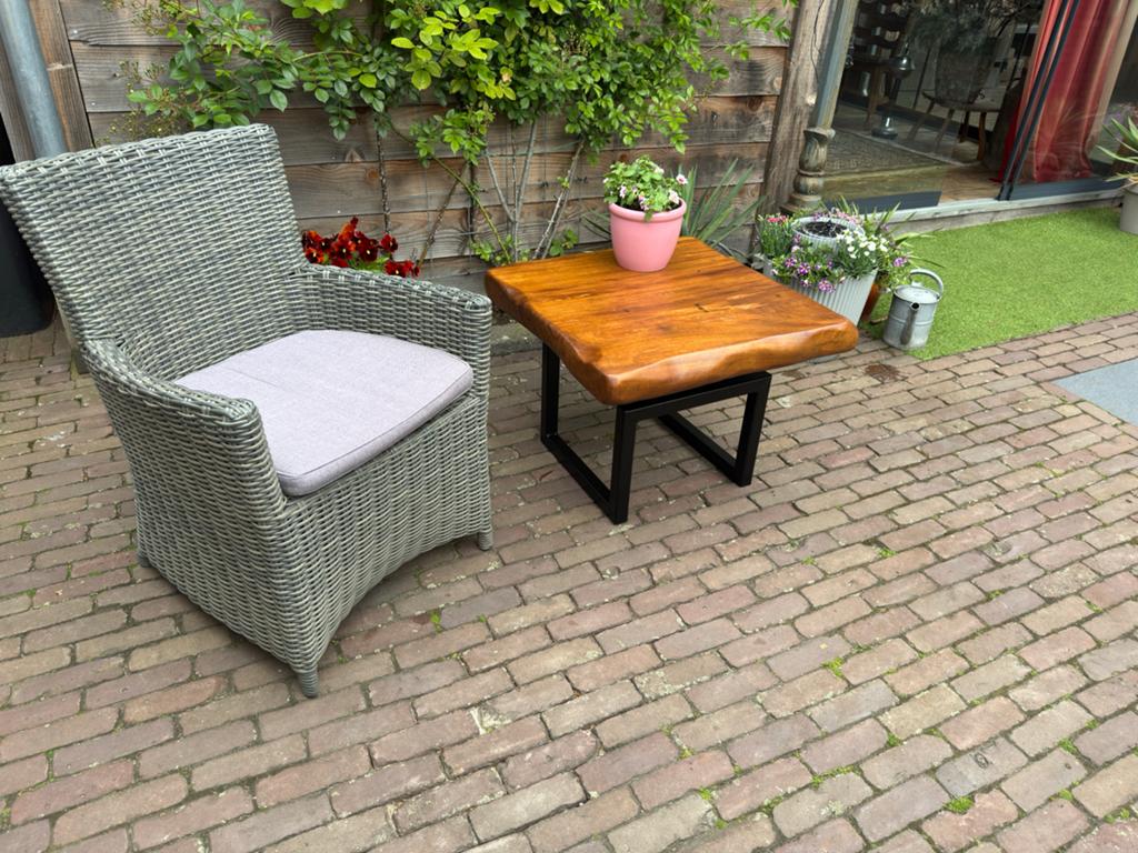 Boomstam tuintafel,Bijzettafel - Massief Hout 70x70x53cm, 45 tot 60 cm, Gebruikt, Vierkant, Hout