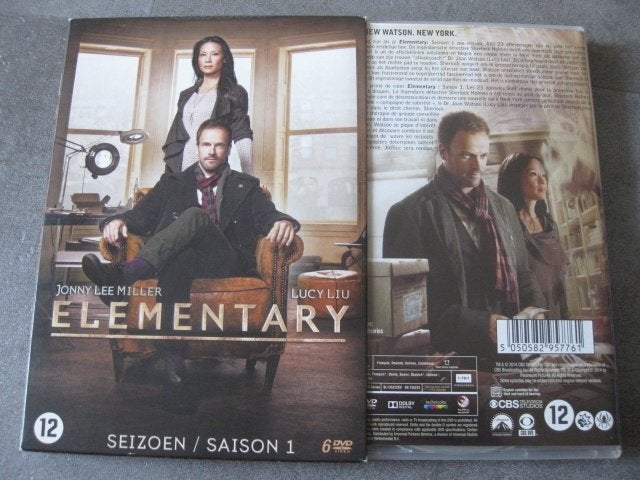 ELEMENTARY SEIZOEN 1 - met JONNY LEE MILLER in een 6-DVD BOX, Vanaf 12 jaar, Ophalen, Zo goed als nieuw, Detective en Krimi
