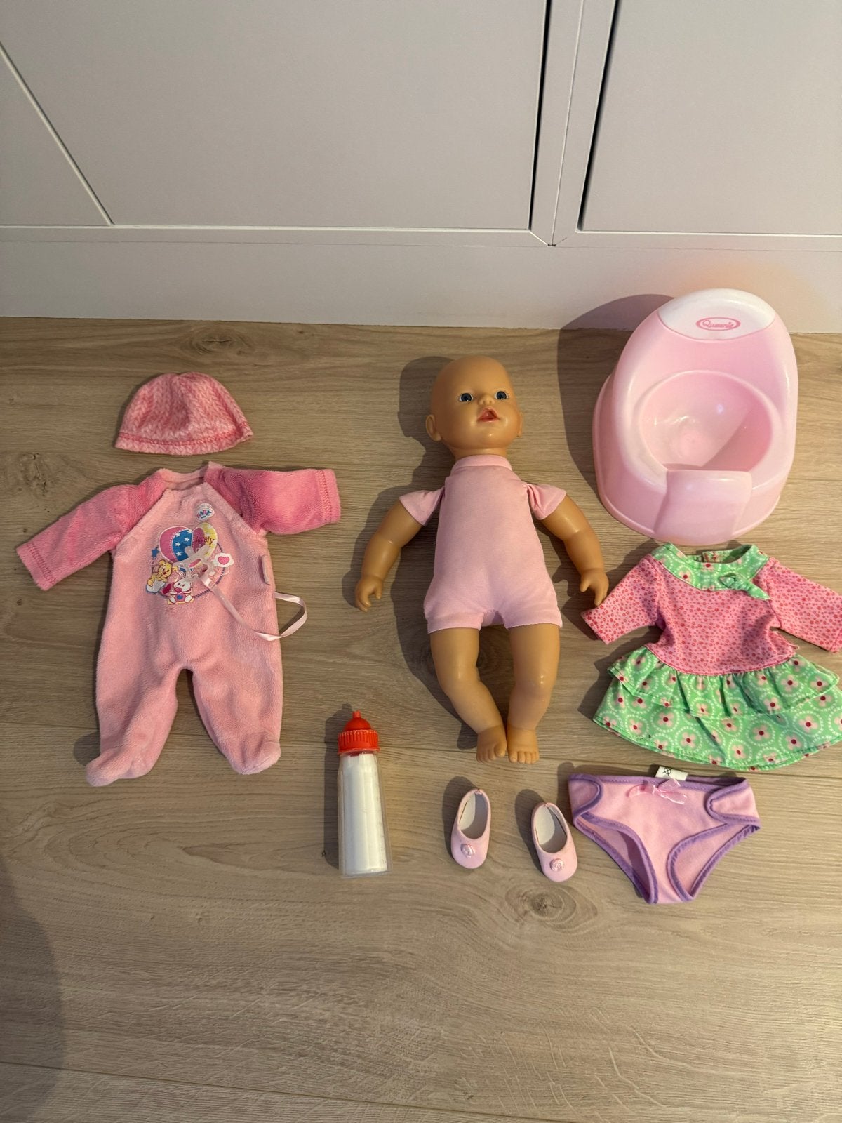 Baby Born pop met accessoires en kleertjes, Kinderen en Baby's, Speelgoed | Poppen, Ophalen of Verzenden, Gebruikt, Babypop