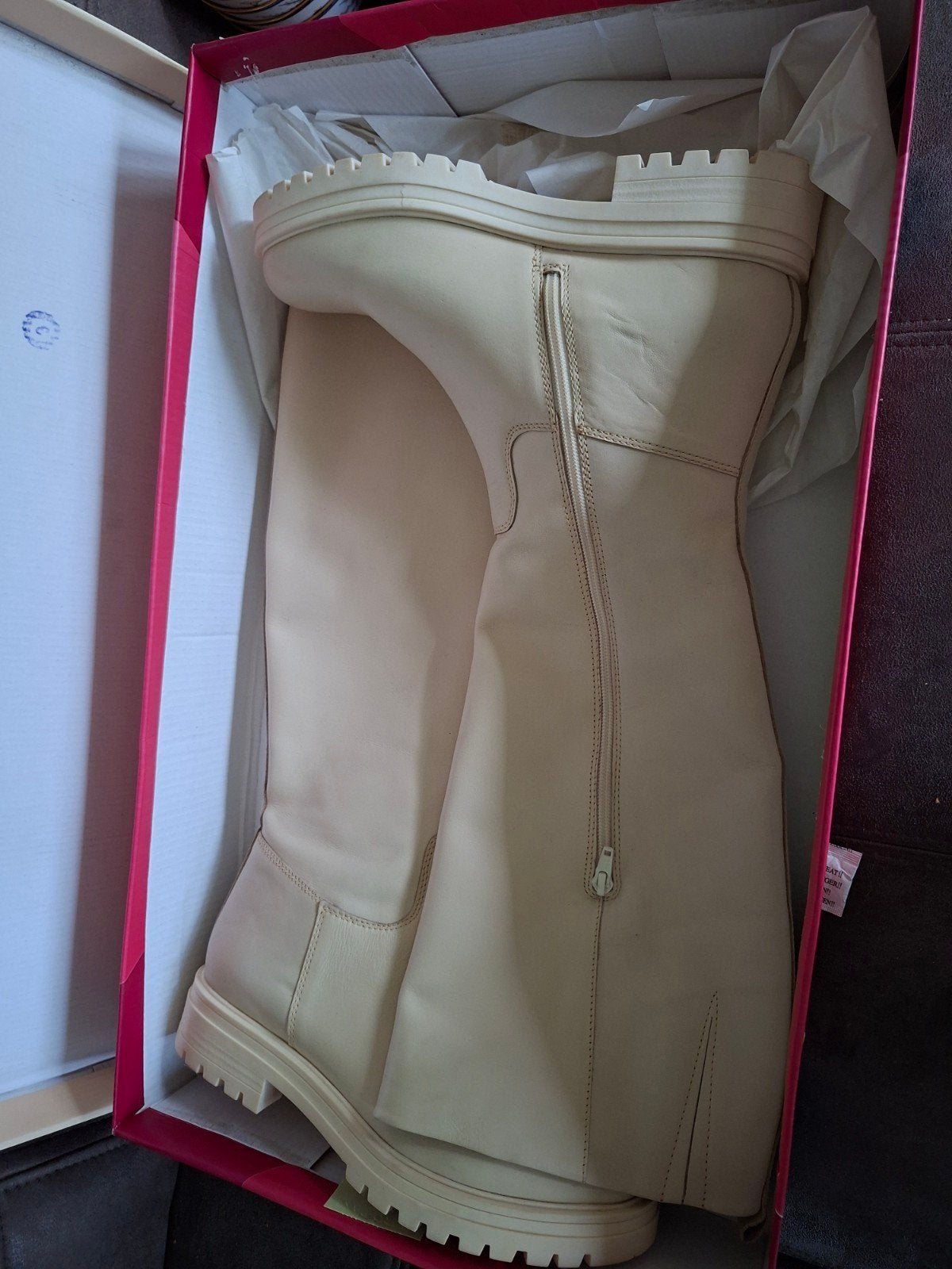 Nieuwe crèmekleurige laarzen - Maat 42, Kleding | Dames, Ophalen of Verzenden, Nieuw, Beige, Hoge laarzen