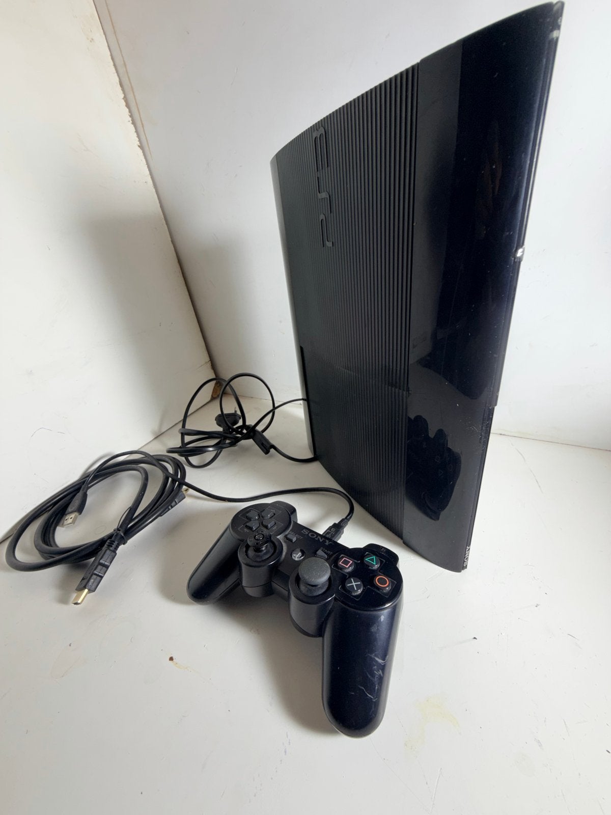 Sony PlayStation 3 Super Slim met controller en kabels, Gebruikt, Met 1 controller, Slim, 250 GB