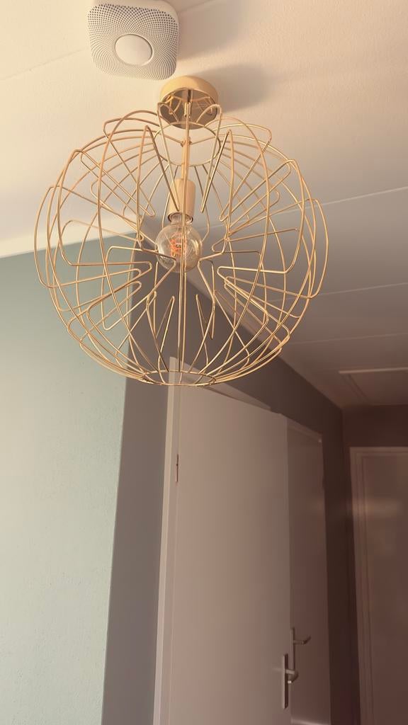 Goudkleurige metalen hanglamp - Modern design, Ophalen of Verzenden, Zo goed als nieuw, Metaal