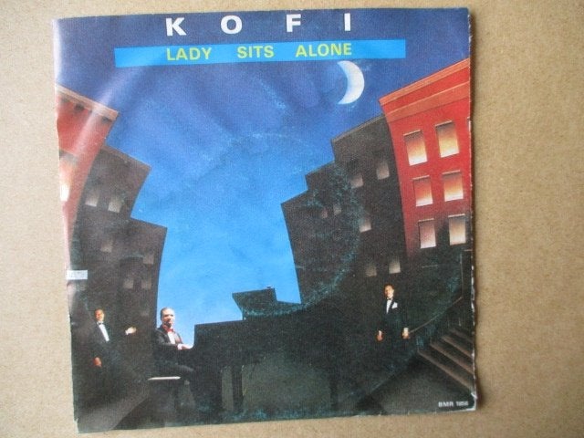 s2933 kofi - lady sits alone, Ophalen, Gebruikt, 7 inch, Overige genres