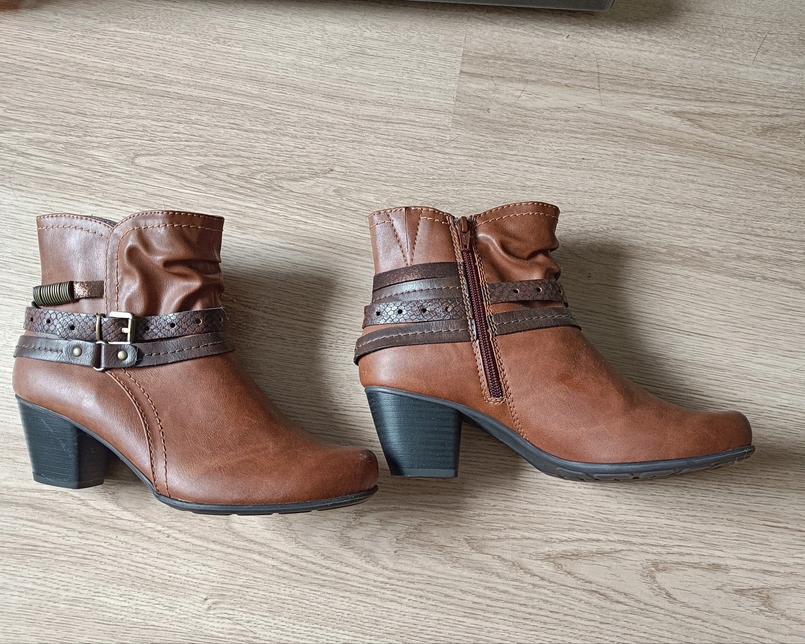 Nieuw! Soft line bruine enkellaarsjes maat 39, Bruin, Lage of Enkellaarzen, Nieuw, Ophalen of Verzenden