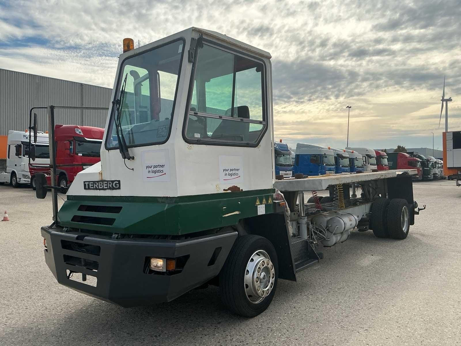 1999 Terberg YT180 (containerdrager) Terminal Vrachtwagen/tr, Auto's, Overige brandstoffen, Bedrijf, Te koop, Terberg
