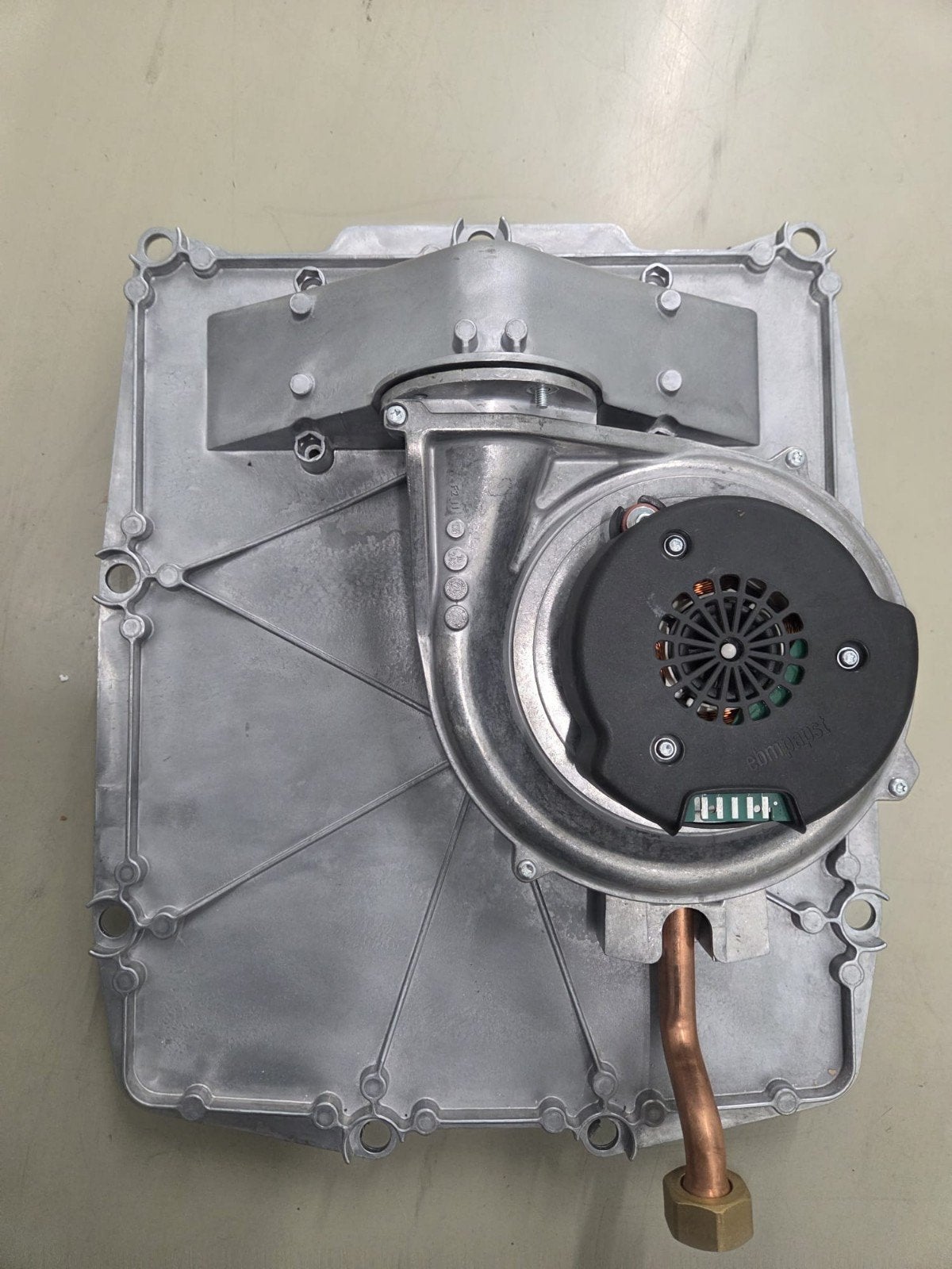 Intergas HRE voorplaat en ventilator 24/18, 30 tot 80 cm, Hoog rendement (Hr), Cv-ketel of Combi-ketel, Nieuw