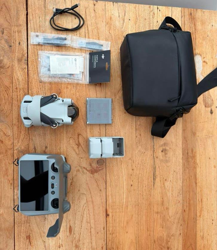 DJI Mini 3 Pro + Accessoires | Nieuwstaat | 3 Accu’s |, Audio, Tv en Foto, Drones, Ophalen, Zo goed als nieuw