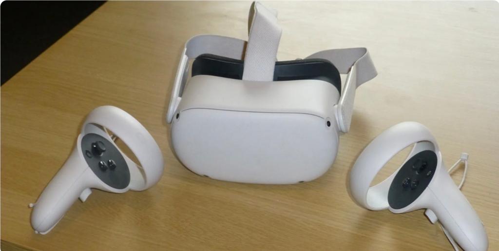 Oculus Quest 2 VR-bril met controllers 256GB, Ophalen of Verzenden, Gebruikt, VR-bril, Overige platformen