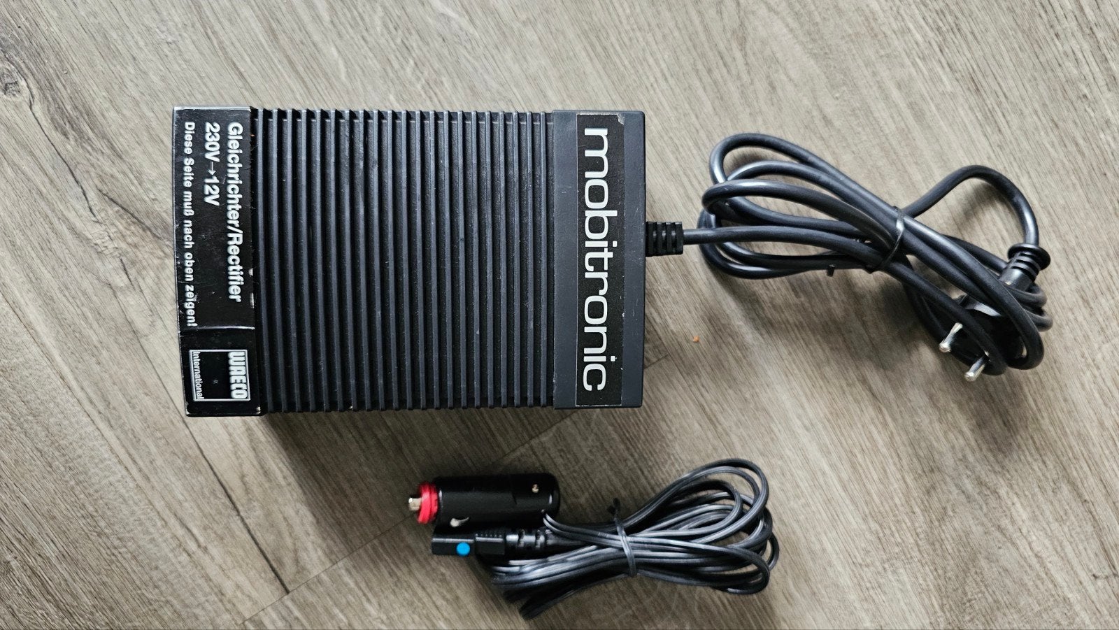 Mobitronic EPS-816U Schakelende Voeding 230V naar 13V 5A, Gebruikt