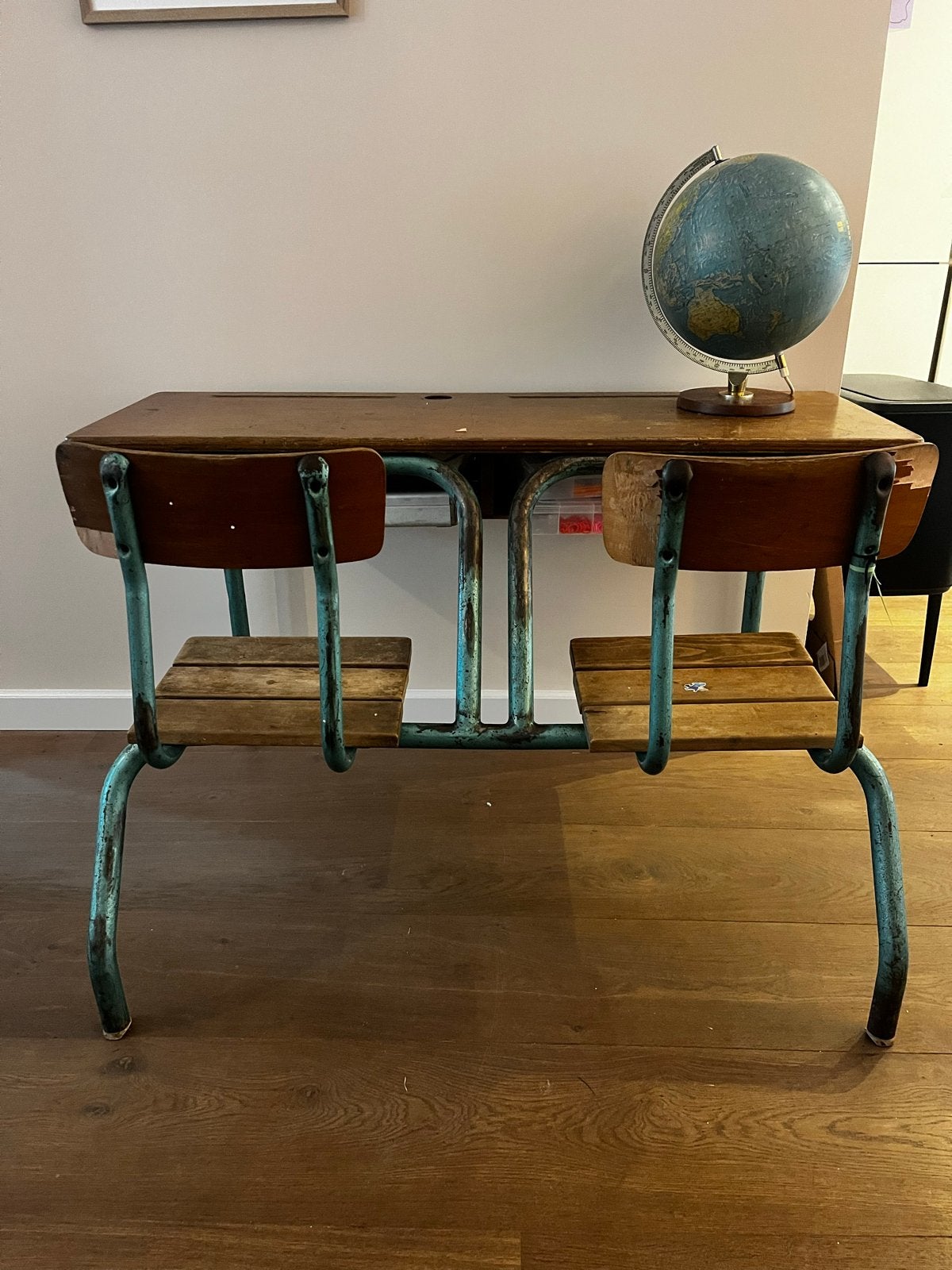 Vintage schoolbankje met twee stoeltjes, Ophalen