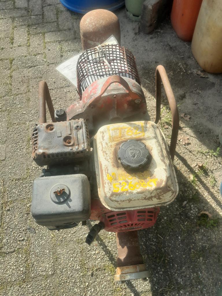 Zelf aanzuigende membraanpomp mzuigslang, Doe-het-zelf en Verbouw, Ophalen of Verzenden