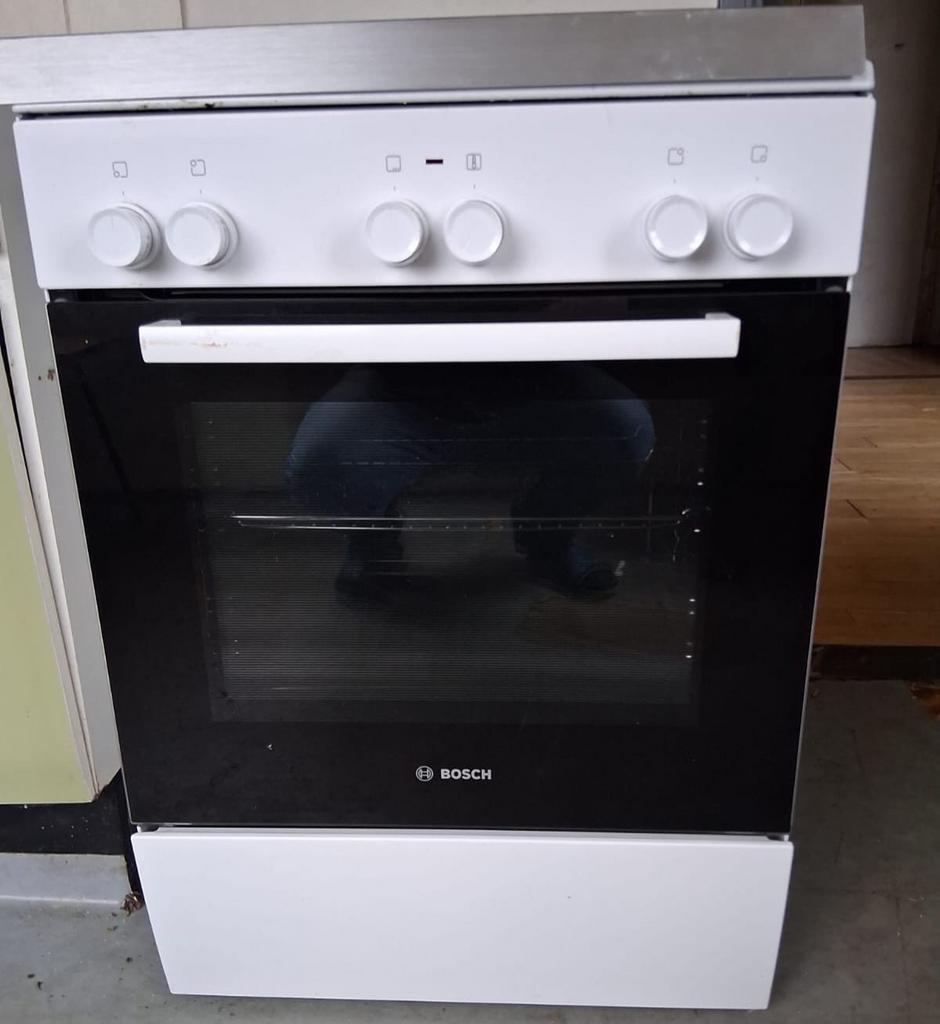 Bosch gasvoornuis met oven inhoud 66 liter, Witgoed en Apparatuur, Fornuizen, Ophalen, Gebruikt, Minder dan 85 cm, Hete lucht