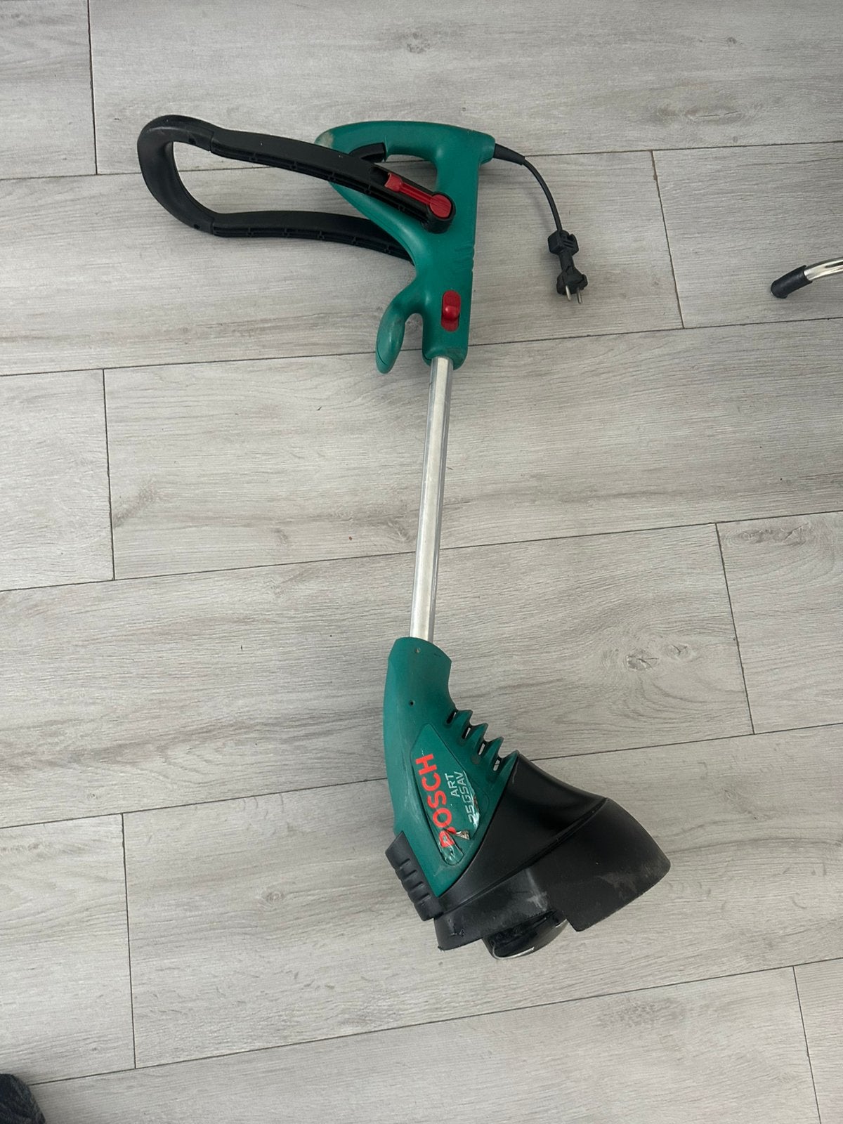 Te koop: Bosch grastrimmer – goed werkend Goed werkende, Ophalen of Verzenden, Zo goed als nieuw, Elektrisch