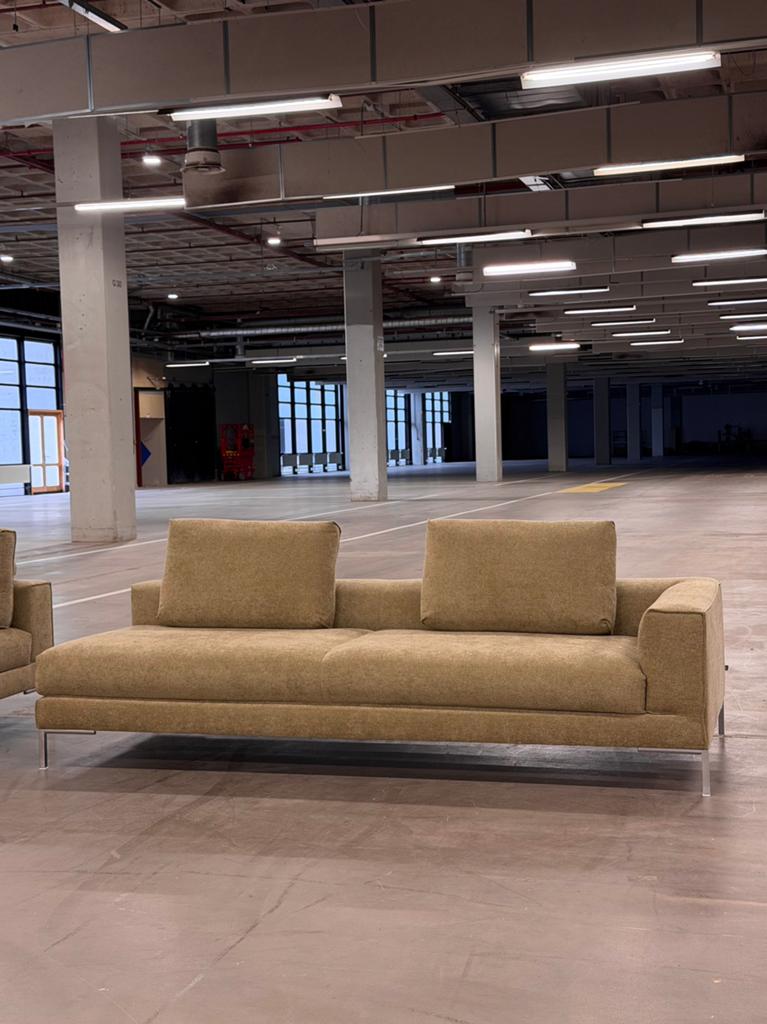 Design on Stock Aikon Lounge Bank | NIEUWSTAAT + Garantie, Huis en Inrichting, Banken | Bankstellen, Overige materialen, Hoekbank