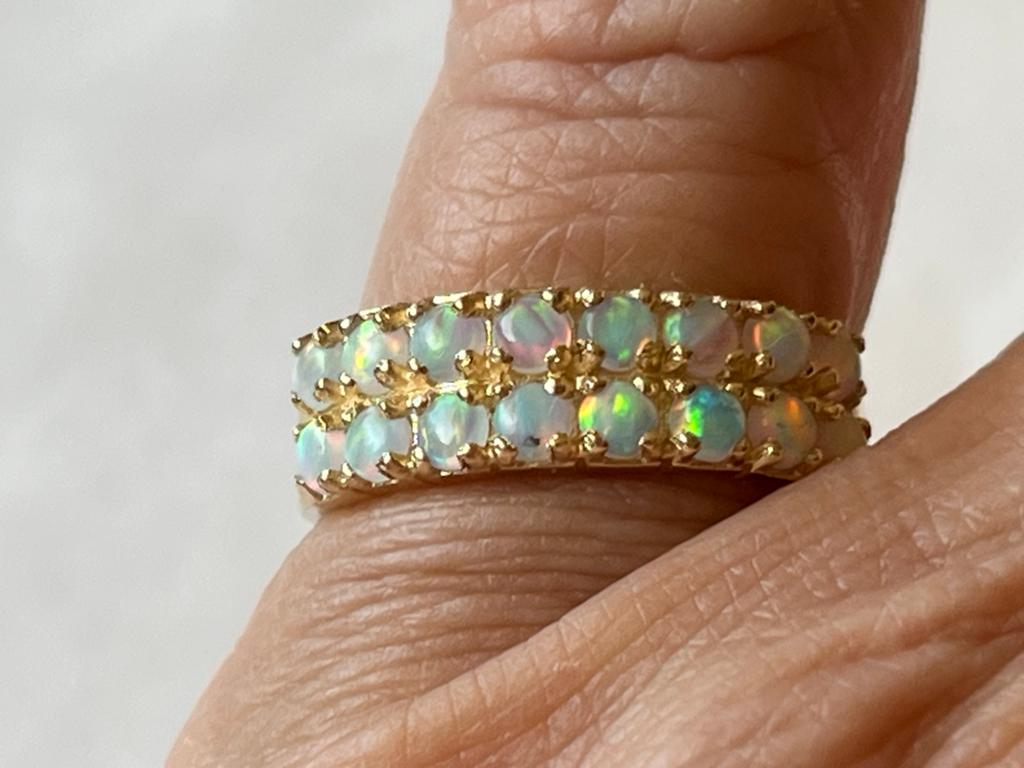 Gouden dubbele ring met opaal  585, Verzenden, Zo goed als nieuw, 17 tot 18, Met edelsteen