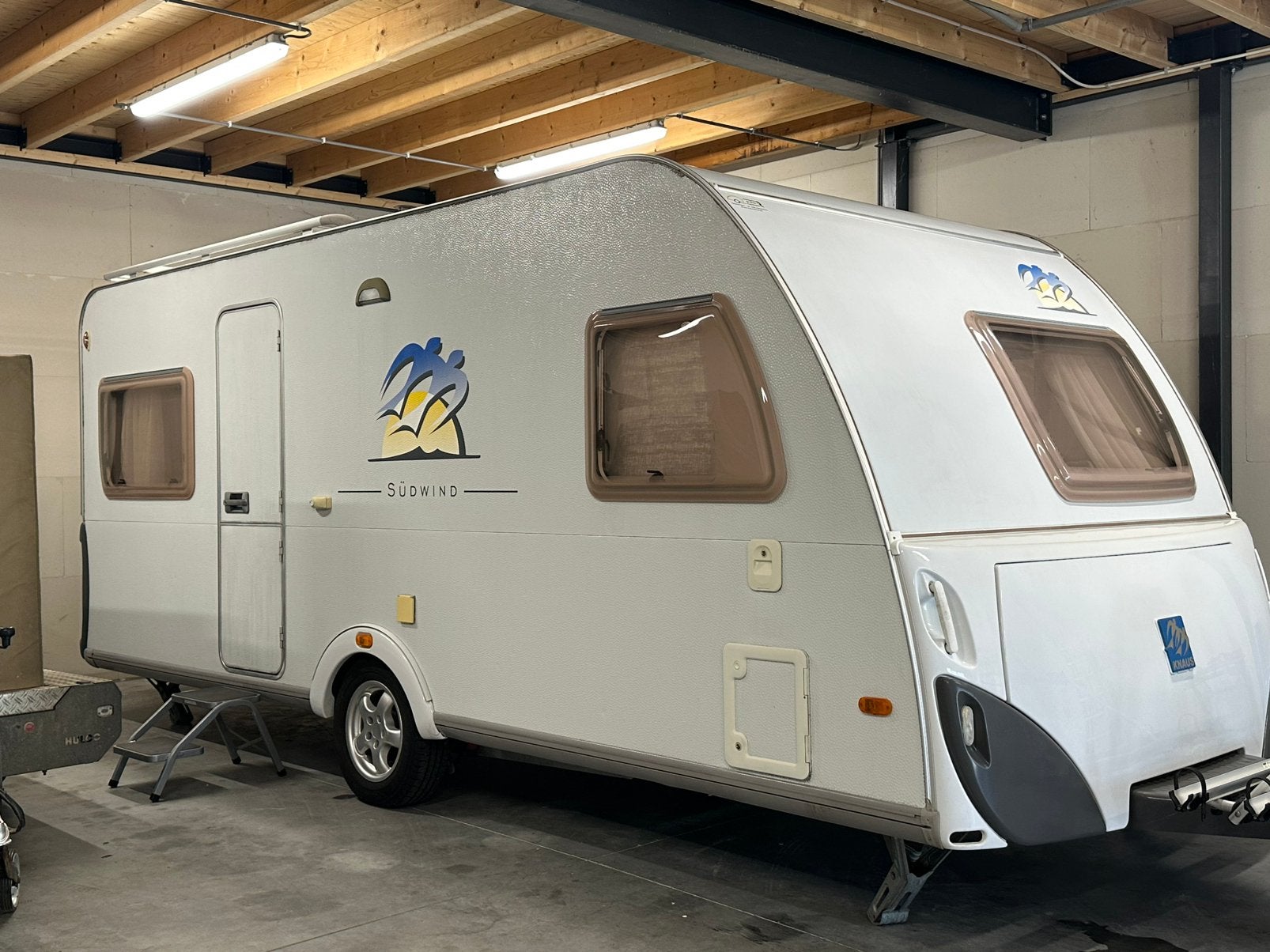 Caravan knaus sudwind 500, Caravans en Kamperen, Caravans, Particulier, tot en met 4, 1000 - 1250 kg, Rondzit, Knaus, Frans bed