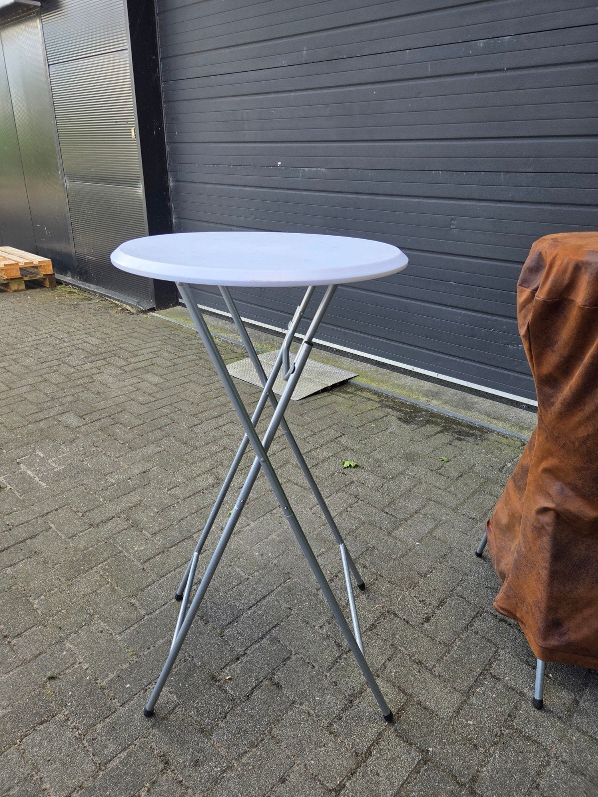 2 statafels rond 60 cm met bruine hoes, Ophalen of Verzenden, Nvt, Nvt, Nvt